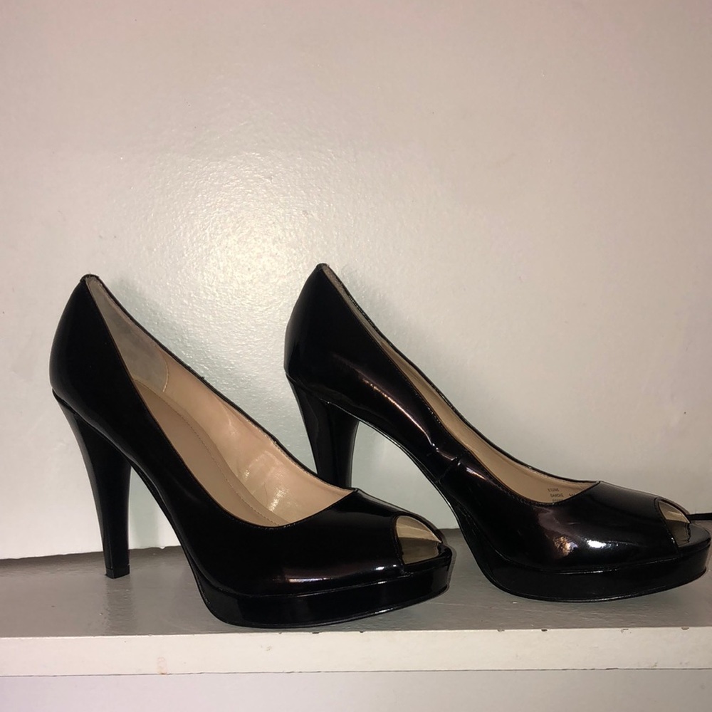 Calvin Klein Peep Toe Heels! Size 9 💕